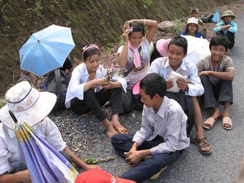 Tuyên dương gương đồng bào dân tộc thiểu số tiêu biểu ảnh 1